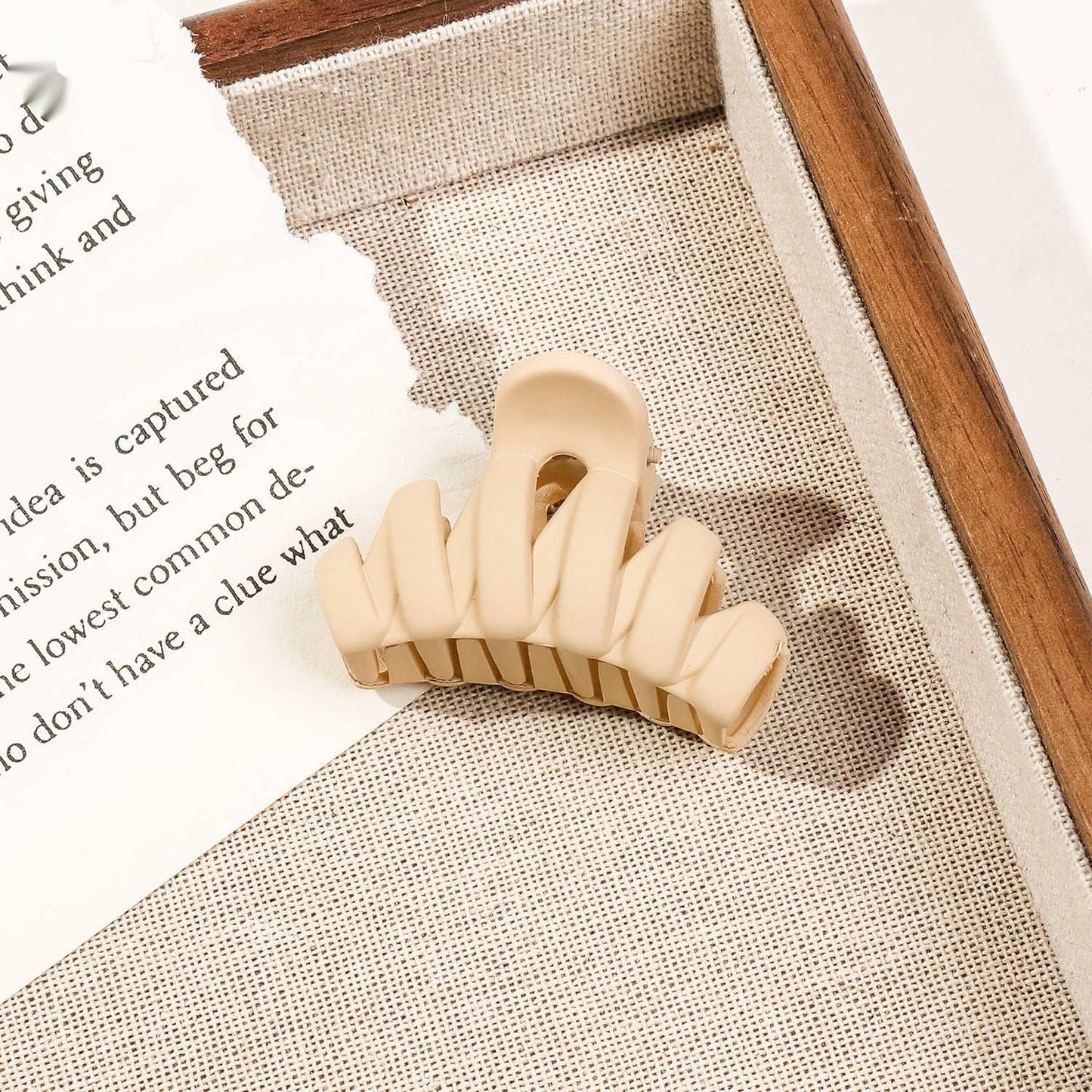 Frosted Hair Clip Cute Hair Updo Grip Women's High Hair Accessories