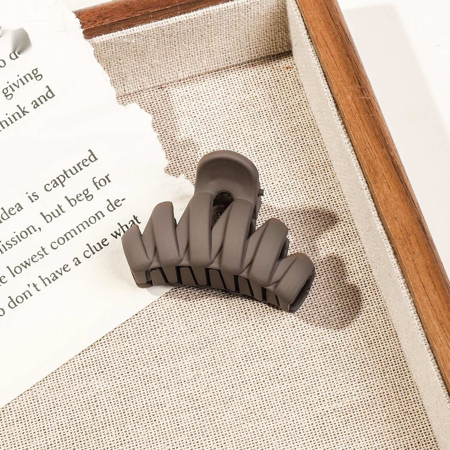 Frosted Hair Clip Cute Hair Updo Grip Women's High Hair Accessories